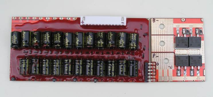 Lithium Ion / LiFePO4 battery management system with capacitive cell balancing